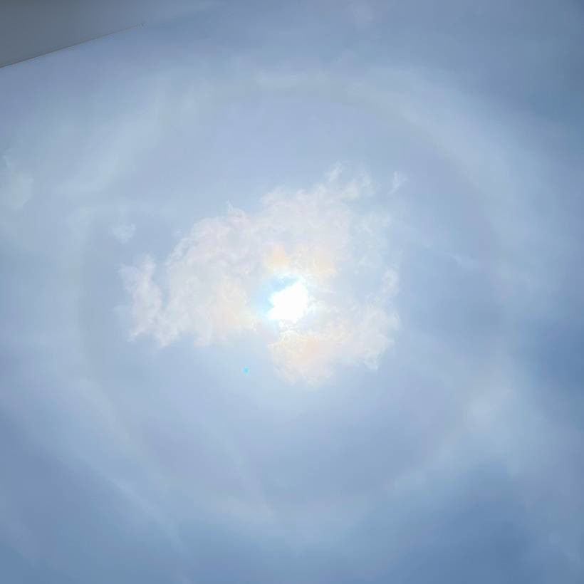 ハロ＋彩雲